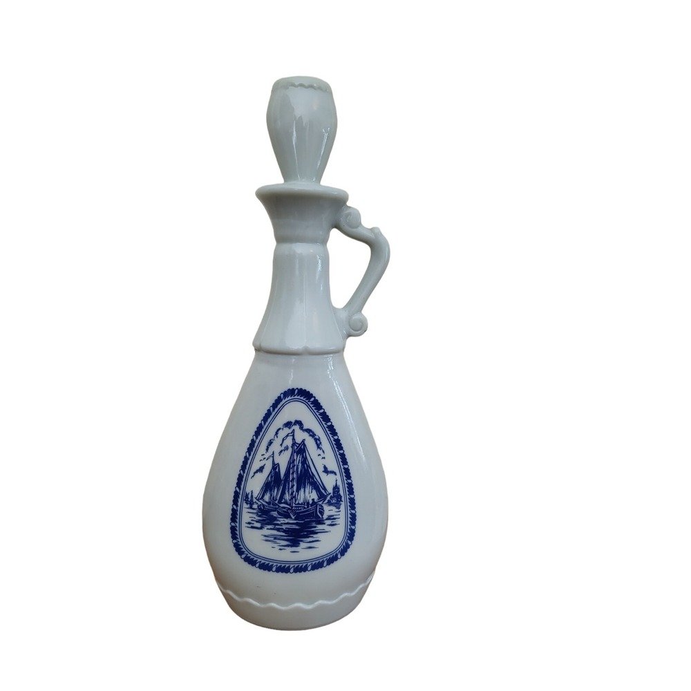 1963 Jim Beam DELFT BLUE‎ Decanter Bottle White With Blue Ship Windmill D-334